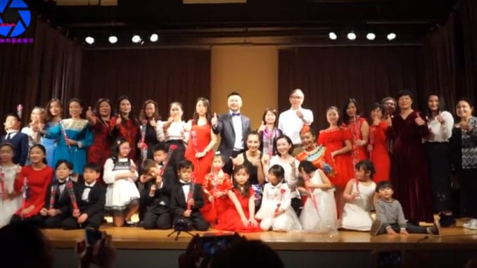 天之大獻給母親的詩歌朗誦會由盛世國際演藝學院主辦紐約舉行