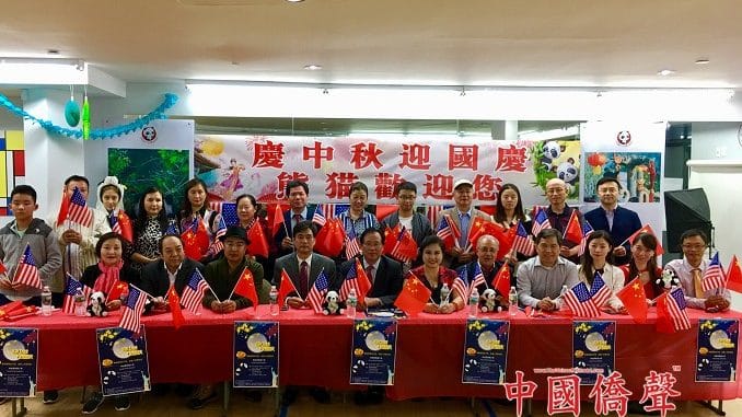 I出席記者會的嘉賓合影